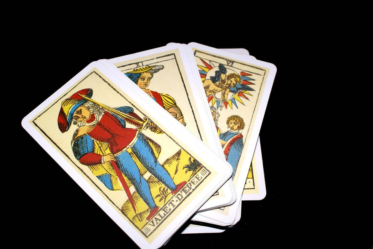 Intuitive Tarot Card Reading – Soul-Aligned Guidance for Clarity & Insight.
